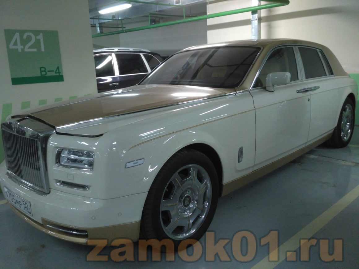 Нужно открыть авто Роллс-ройс