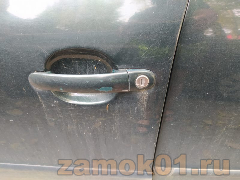 Экстренное вскрытие авто с севшим аккумулятором